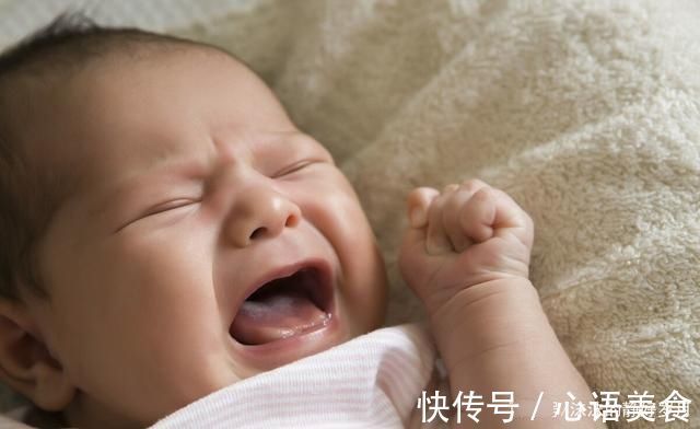 性格|宝宝睡醒后有3种表现,代表孩子的不同性格,后两种妈妈莫要打扰