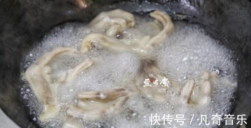 口感|鸭掌这样做太香了,口感嫩滑香醇,一次一盘也不够吃,实在解馋