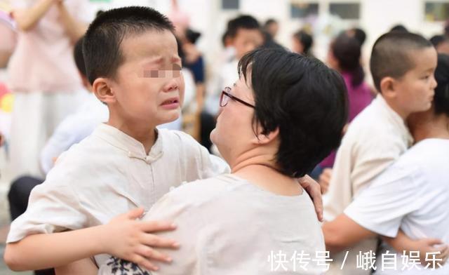 宝妈|孩子有这3种举动,说明孩子“情商低”,父母早纠正还来得及