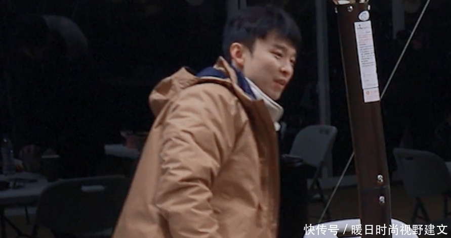 《恰好是少年》开播,王俊凯高反,王源、千玺纷纷发博关心