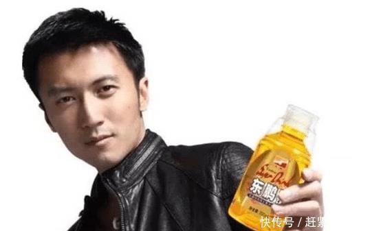 正版|最成功的“山寨饮料”请谢霆锋代言后逆袭,正版却成了陪衬品