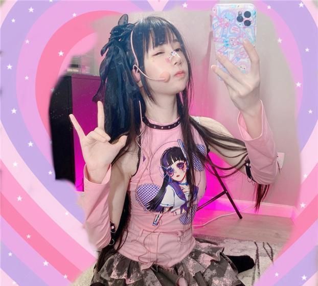 cos|当蔡萝莉不再“装嫩”并COS“麻衣学姐”后,网友:“蔡蛮腰”!