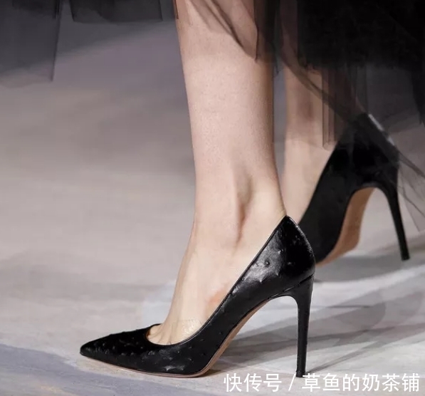 优雅|细跟鞋非常有立体感,让你展现优雅的风格!