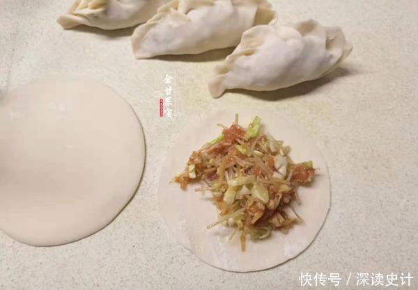 面食|分享一道面食早餐，简单易做，皮薄馅多鲜美好味道，一碟管饱