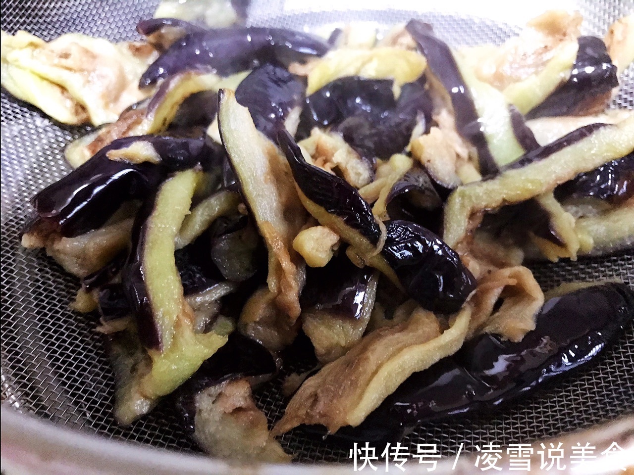 一道拿肉都不换的家常菜,做法简单,看着就想吃