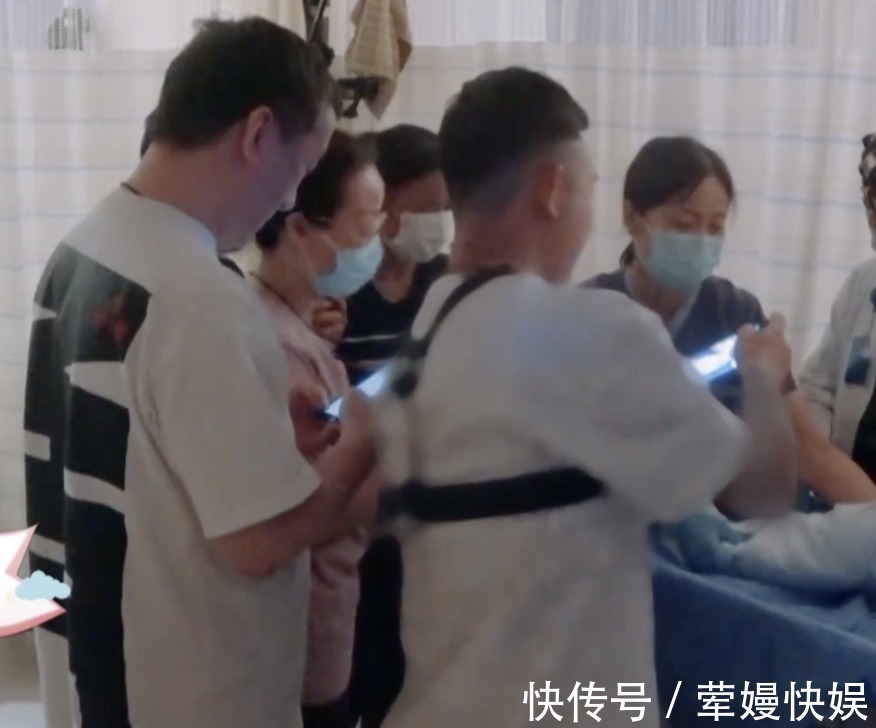 G王斯然决定产后和GAI分床睡,原因很现实,GAI虽然同意却很委屈