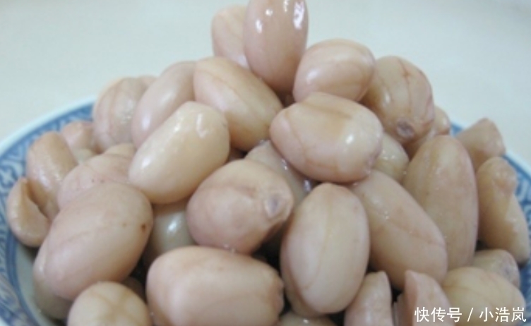 煮花生米|煮花生米别再傻傻加水,只需加一瓶“饮料”,花生入味还贼香!