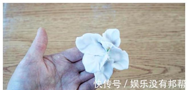 柠檬汁|紫甘蓝居然可以这样吃，不用炒不凉拌，营养又美味，孩子点名要吃