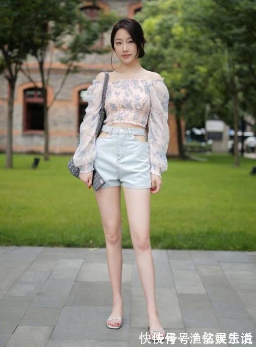 半个月|街拍:如何把热裤穿得更时髦,15套潮人街拍,半个月穿搭都不重样