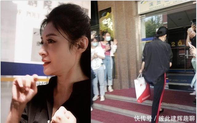 周涛都这么时髦了?绿色衬衣配伞裙,马尾用5毛钱皮筋扎出新花样