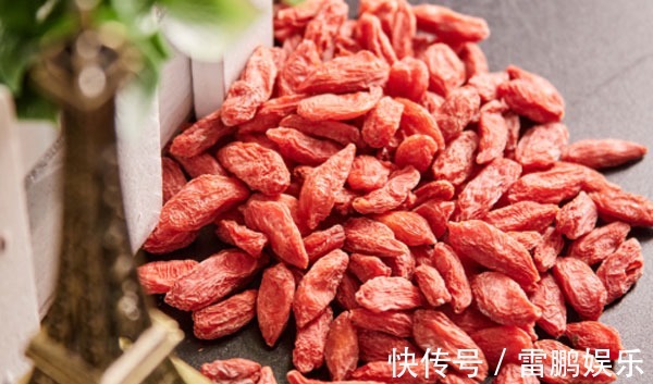 枸杞煮汤|十人泡枸杞九人没泡对,如若做到几点,营养或许还能再翻一倍