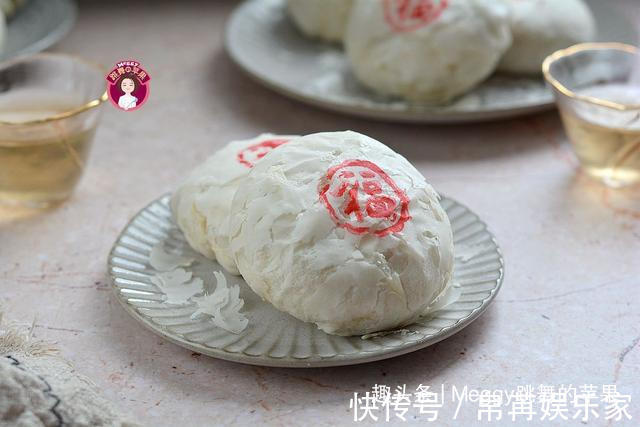 倍儿香的苏式鲜肉月饼，大口吃肉真过瘾，简单几步让酥皮轻薄如雪