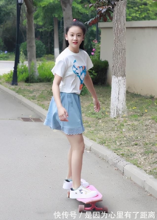 同龄人|孩子腿部有2个特点,是大长腿的“特征”,长得晚也能后来居上