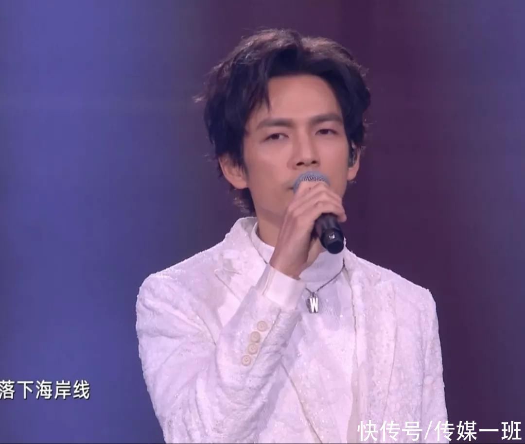 刘嘉玲|番茄台跨年:肖战压轴,李汶翰假唱,R1SE全员11人整整齐齐