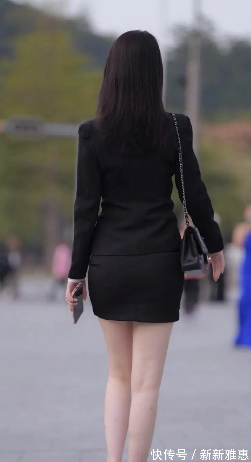 收腰|职场女性首选“收腰西装”,白色衬衫配黑色包臀裙,气质很干练