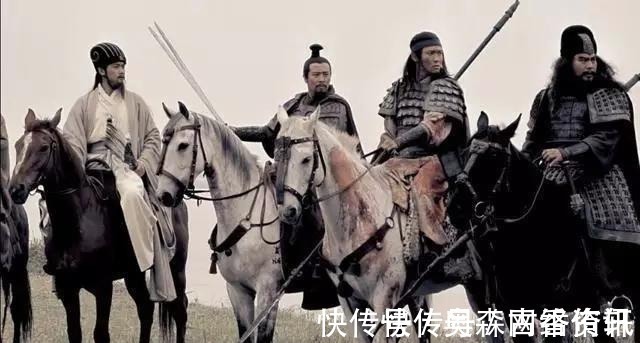 苏八娘#住红楼,看水浒,胸有三国,梦里西游:四名大著一锅烩,下联咋对