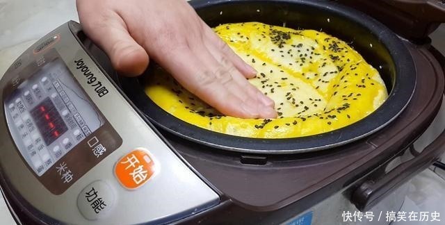 以后面粉就这样做,加3个鸡蛋,不用烤不用蒸,比蛋糕都香甜好吃