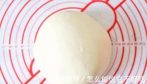 面团|还在买面包？5分钟教大家家制作金枪鱼面包，大人小孩都爱吃