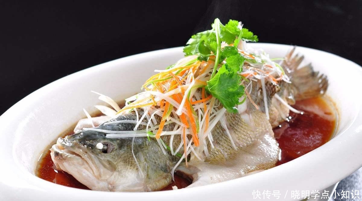 鲈鱼并不是越大越好!买鲈鱼牢记这4点,连卖鱼摊主都夸你懂行