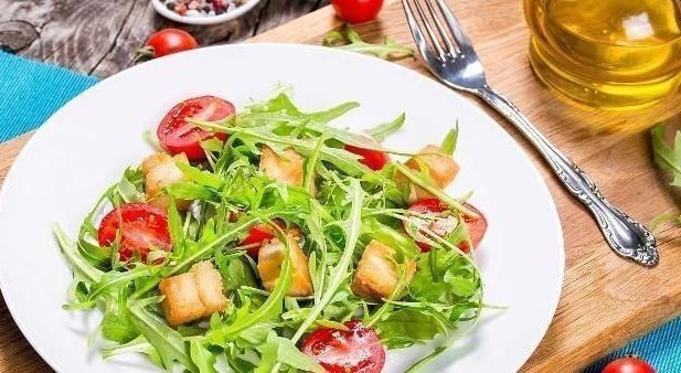 有3種隔夜菜最好不要吃,寧可浪費(fèi)也要扔掉,不妨檢查自己冰箱