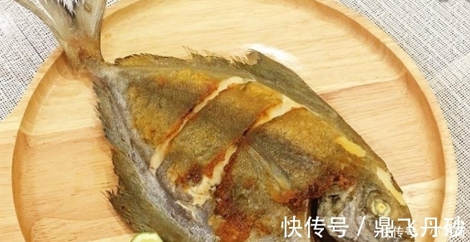红烧鱼|老师傅:不管煎什么鱼,多加这一样“东西”,鱼皮酥香不破还入味