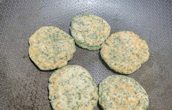 茼蒿菜|80岁的外公几乎天天吃这饼,脸色红润睡眠好,每天早上睡到自然醒