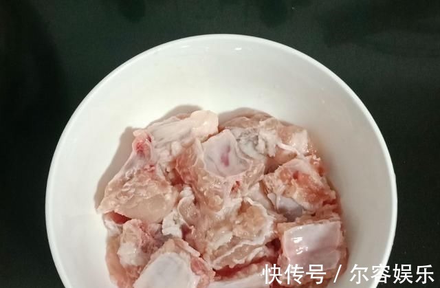 黏液蛋白|它是“碱性食物王”，女性可多吃，头发变顺滑，腰肢更细了