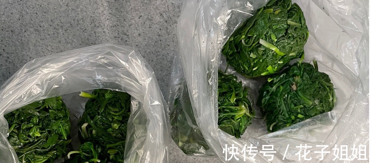 小时候|入秋后，碰见这菜别手软，一次性买15斤，放冰箱冻起来，特别省事！