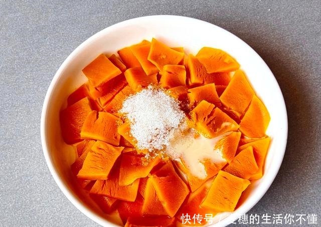 南瓜饼最好吃的做法,外酥里糯,个个鼓大泡,放凉也不塌