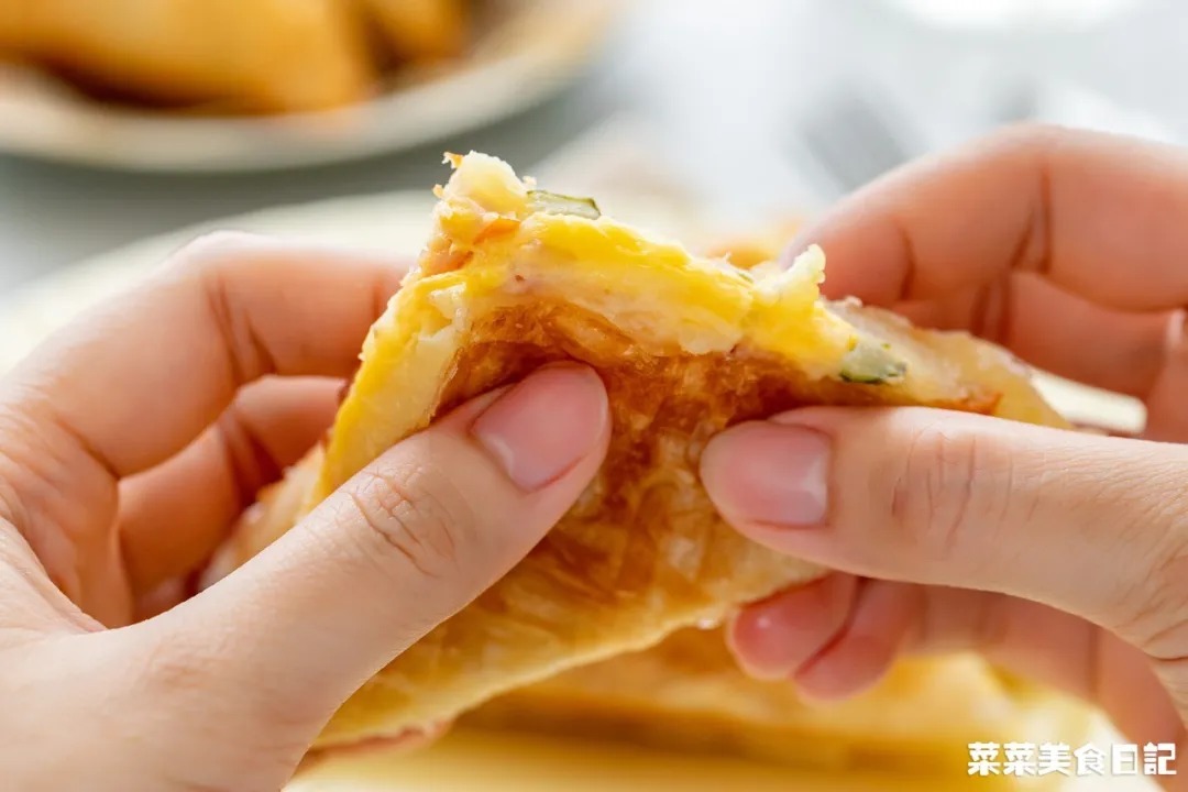 培根|懒人最爱！1块钱的手抓饼，换个做法秒变M记早餐！