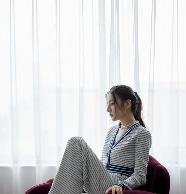 脸部 别再披头散发了!这4款“发型”才够美够撩人,总有一款适合你