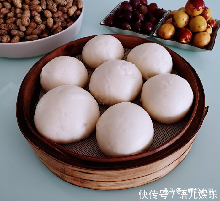 家里来客了,勤快的主妇做了一桌菜,其中有2道客人说从来没吃过