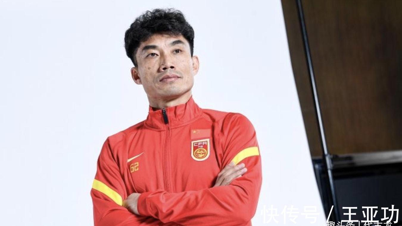 徐新|国足中场秘密武器!41岁郑智有望获重用,他比张稀哲要强一档次