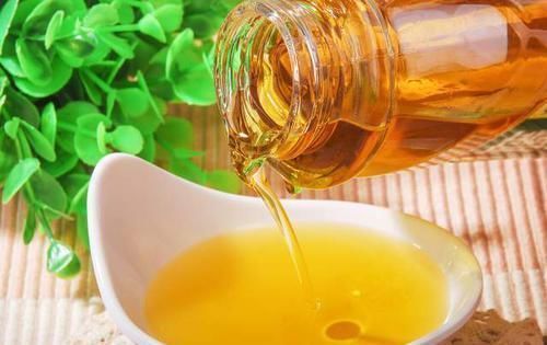 拌饺子馅，用生油还是熟油？弄清这一点，饺子鲜香四溢，不油腻