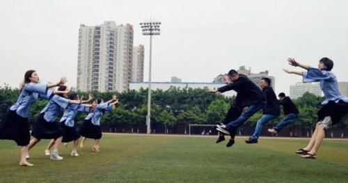 一个大学能有多大？华科大学生坐地铁上课，这所学校有5个飞机场