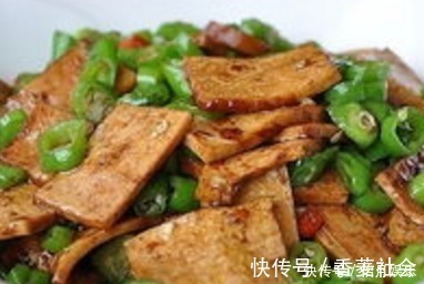 开胃消食，口感清香，酸甜劲道，味道逆天一吃就上瘾，女人必学菜