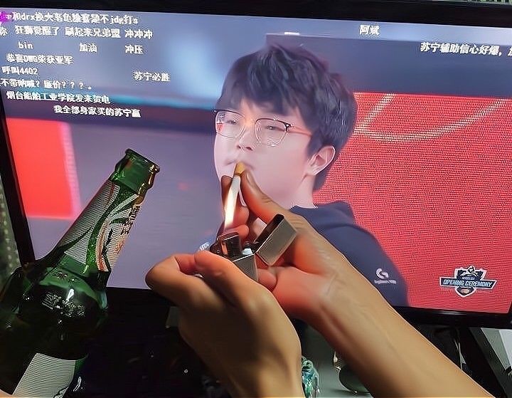 S10|S10总决赛SN输了，却是退役选手Uzi被刷屏，Uzi：看到曾经的自己