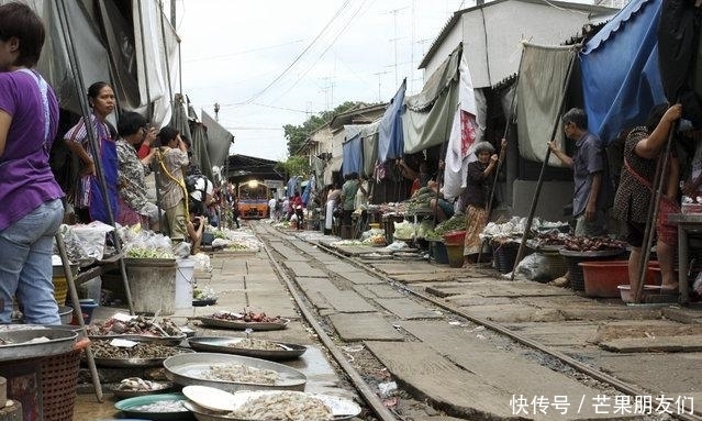 奇葩|不可思议的奇葩市场,他们真是用生命在做生意