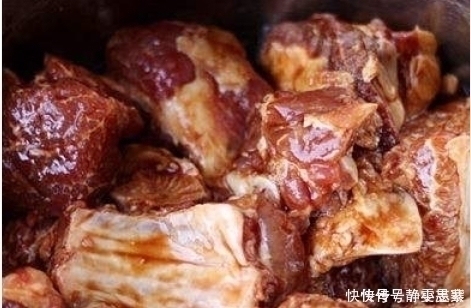 鲜嫩|反复提醒,炖排骨切记不能先焯水,牢记这2步,排骨鲜嫩无腥味