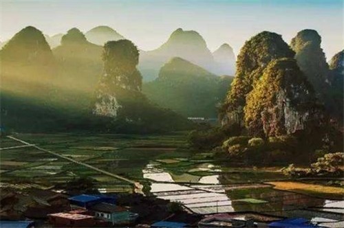 教科书|席慕蓉《愚公移山》很可怕,应移出教科书,她的理由又是什么