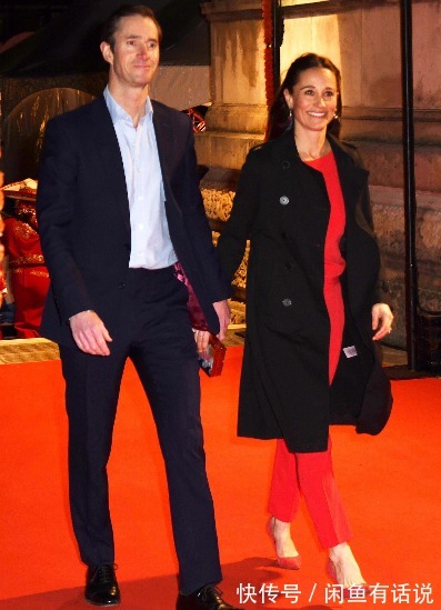 穿搭 凯特妹妹比姐姐还显老,两人同穿“黑大衣”,相差2岁气质也不同