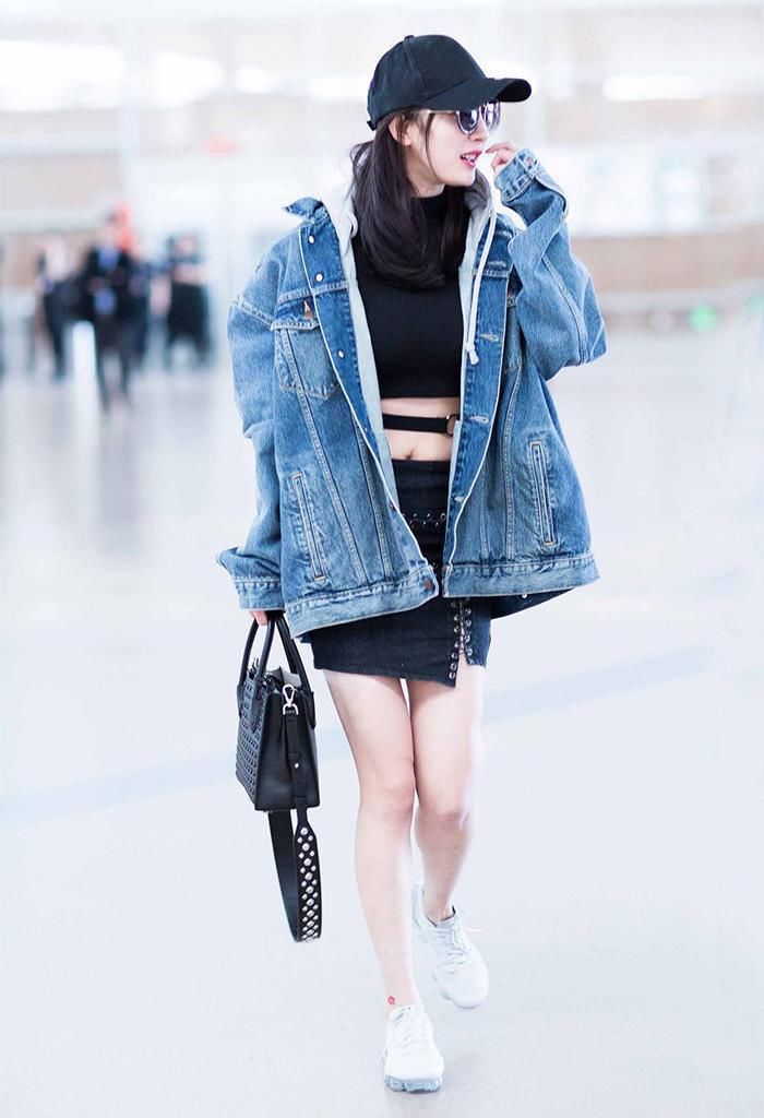 秋冬外套买啥颜色不容易过时？试试这4种“经典色”，高级又显白