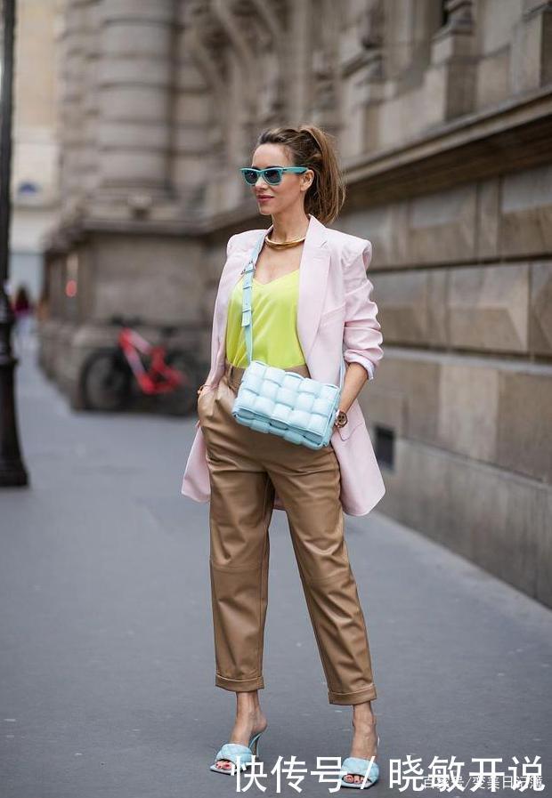 初冬火了一种穿搭,叫“西装+直筒裤”,简约优雅又高级