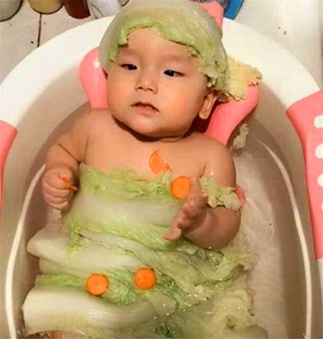 照片|一岁儿子被送回乡下姥姥家,妈妈担心不习惯,姥姥发来照片笑喷了