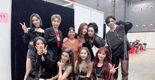 火箭少女、the9女團(tuán)、硬糖少女熱搜數(shù)量對(duì)比,硬糖少女糊的徹底