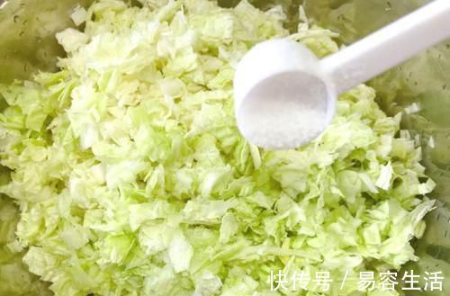 馅料|白菜焯水再包馅大错特错，加盐也不对，这种做法最正确，香嫩紧实