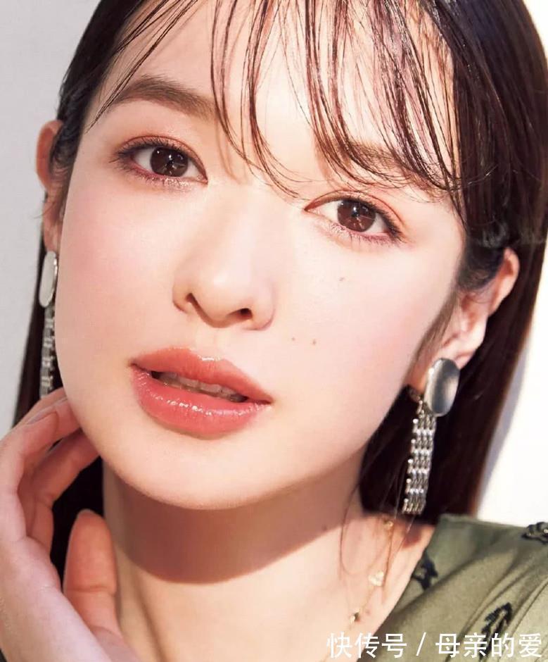 腮红|韩系少女妆容怎么打造?学会这些化妆技巧,再也不发愁了