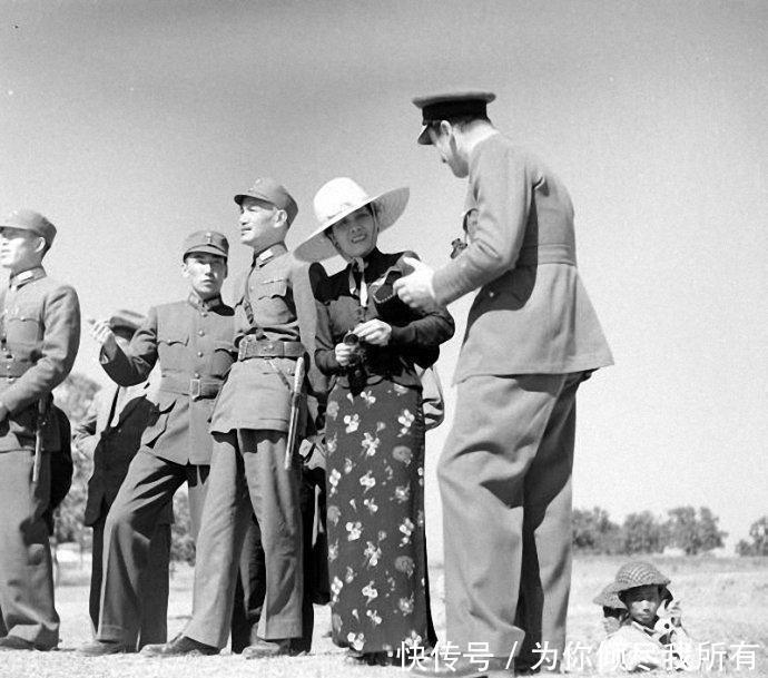 蒋介石|一组1943年12月蒋介石与宋美龄视察中国驻印远征军的珍贵照片!