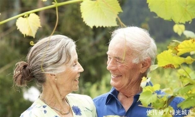  岁后|50岁后，若拥有3个“共性”，易长寿，你若占一个，那也不错了