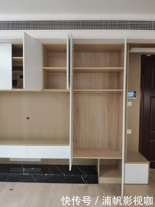 瞬间|装修时房门别装单开门了,他家这么设计,让全屋瞬间放大一倍